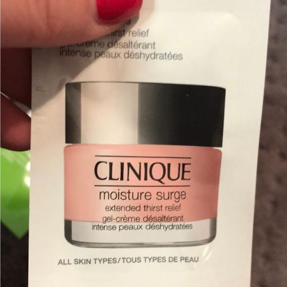 Clinique sample bundle - Picture 5 of 8